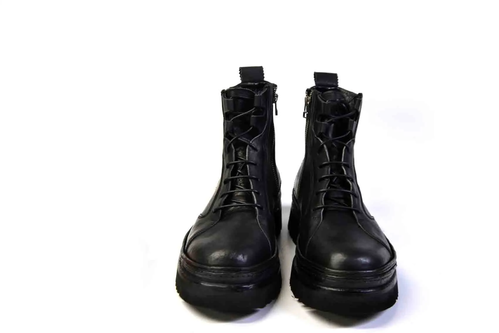 DOBRES BLACK BOOTS