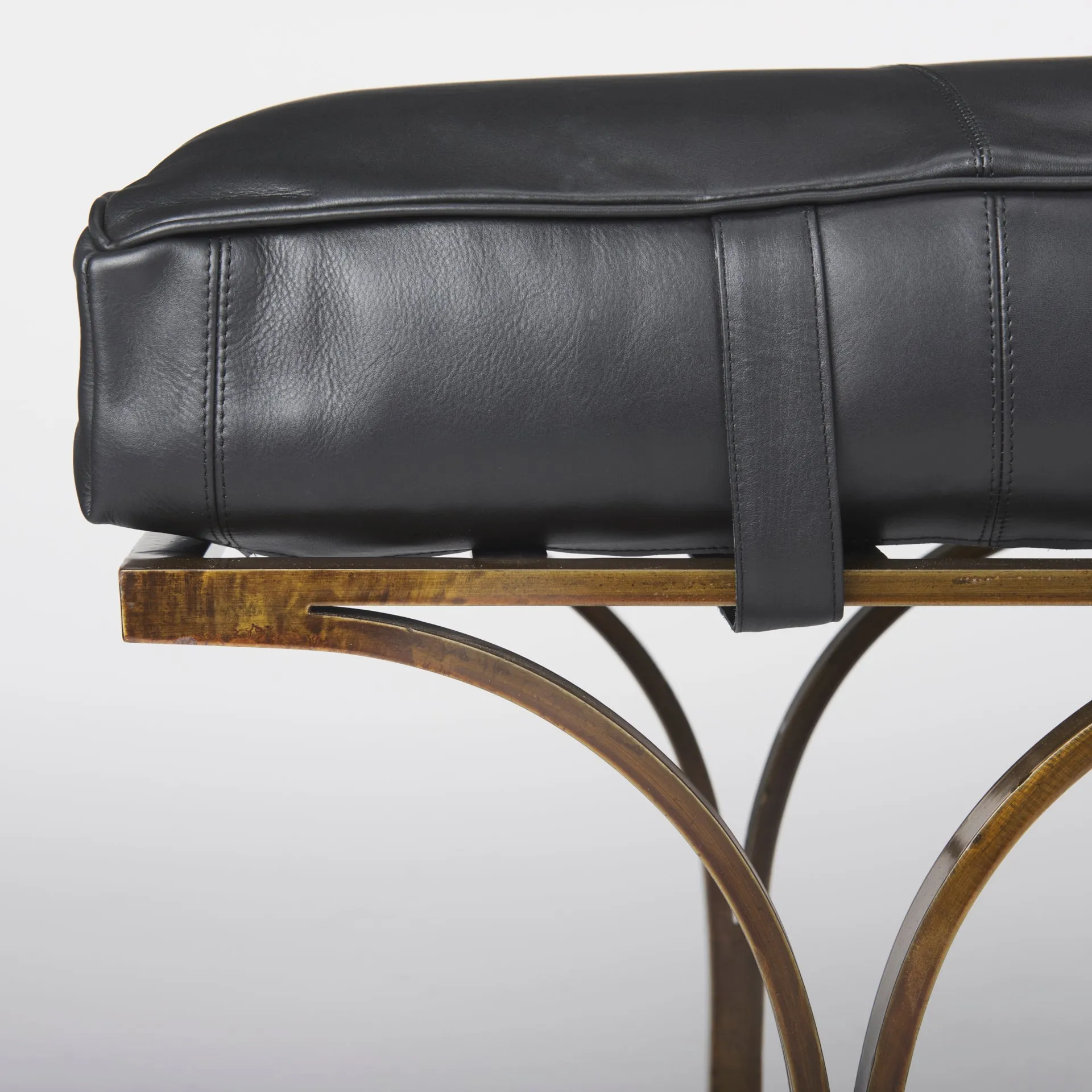 Jessie Bench Black Leather | Gold Metal